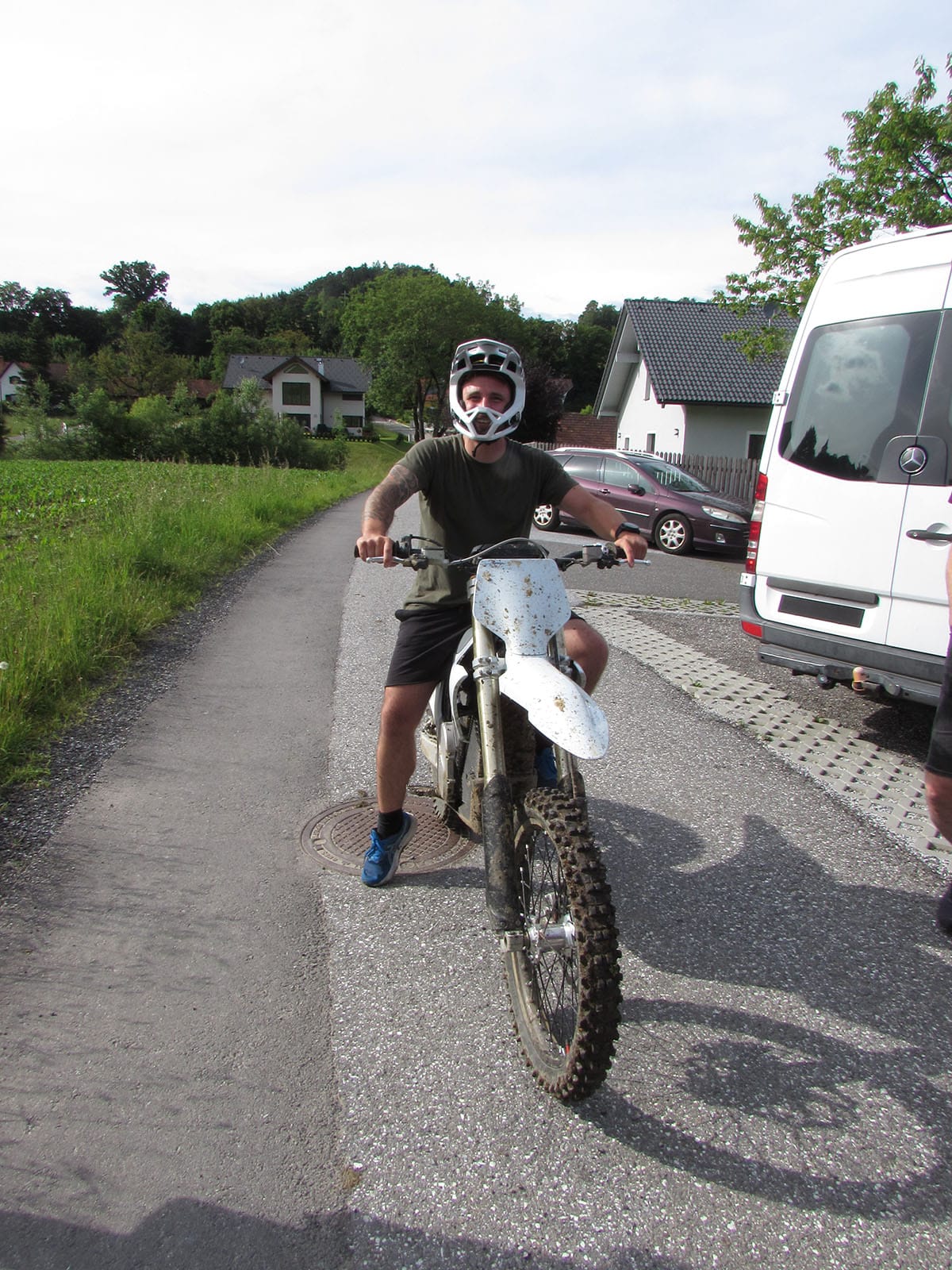 Stefan Steinbrenner auf der Stark VARG Alpha Elektro-Motocross